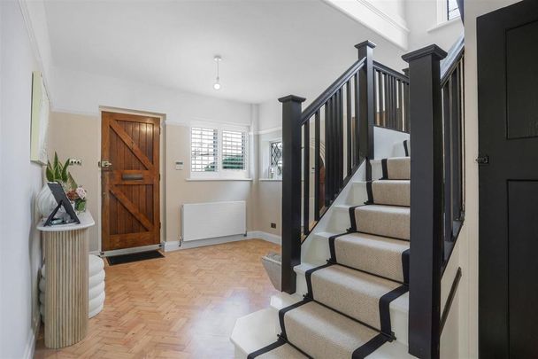 4 bedroom detached house to rent - Photo 1