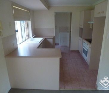 3 bedroom townhouse in a quiet complex - Photo 4