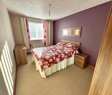 3 bedroom end of terrace house to rent - Photo 4