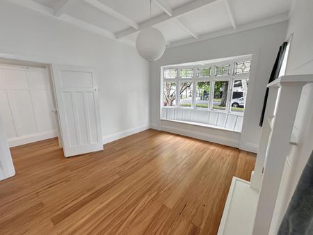 Well renovated 3 bedroom sanctuary - Photo 3