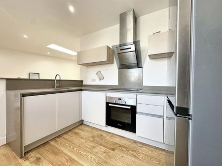 2 bedroom apartment to rent - Photo 3