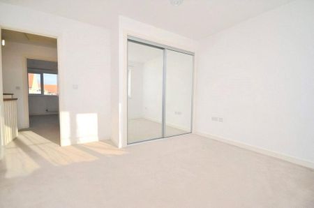 3 bedroom terraced house to rent - Photo 3