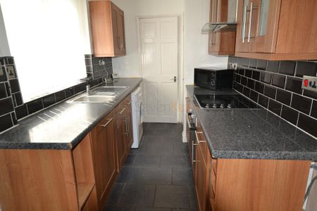 3 bedroom terraced house to rent - Photo 5
