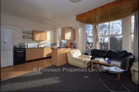 4 Bedroom Flats in Leeds - Photo 1