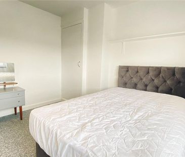 4 bedroom terraced house to rent - Photo 1