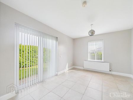 6 MONTH RENTAL, 8 Murlough View Cottages, Newcastle, BT33 0XB - Photo 2