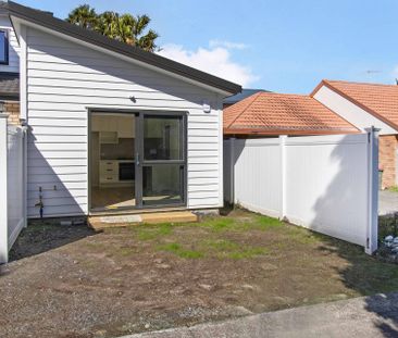 Brand new, gorgeous 2 bedroom! - Photo 5