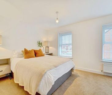 3 bedroom semi-detached house to rent - Photo 5