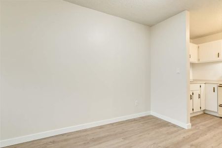 1 Bedroom - Photo 3