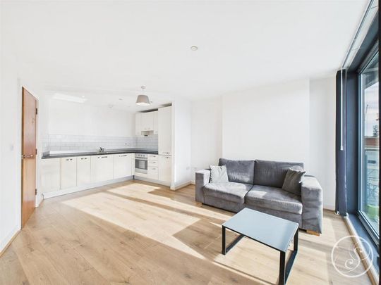 2 bedroom flat to rent - Photo 1