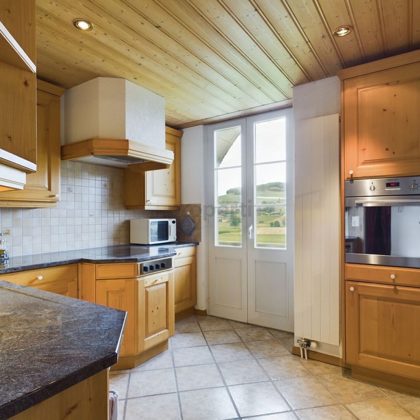 Charming 4.5-room duplex with balcony in Enggistein - Foto 1