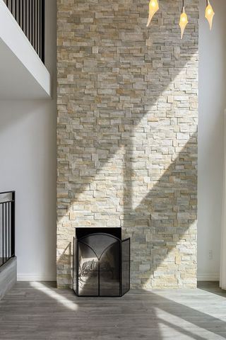 For Lease - 17 Keewatin Avenue, Toronto, Ontario - Photo 2