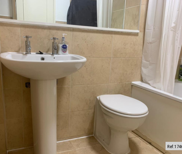 2 bed Flat in French Apartments Lansdowne Road, Purley, CR8 2PP - Photo 3
