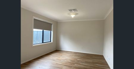 Modern 3 Bedroom Home in Fantastic Location - Photo 3