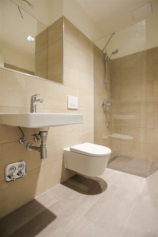 QH Crown: Direkt einziehen und bis zu 2 NKM sparen - Erstbezug mit Parkett, EBK und Smart living - Photo 3