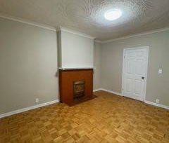 walking distance 2 beds 1 bath walking distance to subway - Photo 1