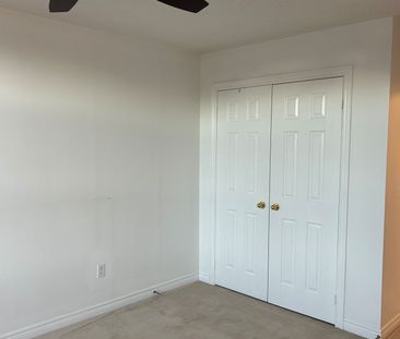 For Lease - 132 Mcknight Avenue, Hamilton, Ontario - Photo 4