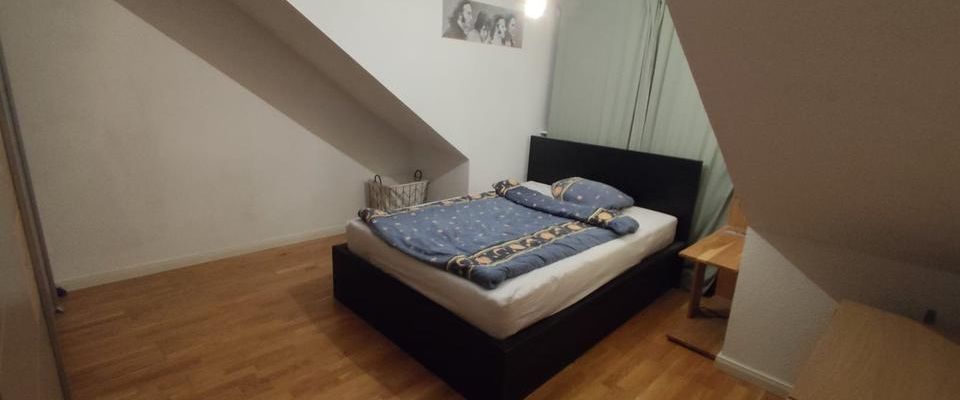 Gemütl. Dachgeschosswohnung in ruhiger Lage und guter Anbindung - Foto 1