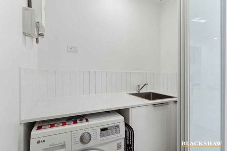 Modern Luxury Nestled in Tuggeranong Creek - Photo 3