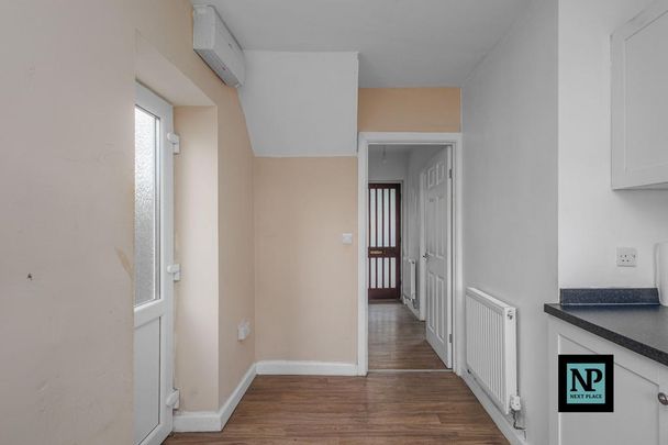 3 bedroom semi-detached house to rent - Photo 1