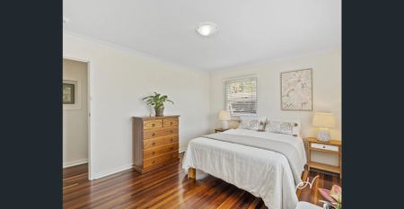 ELEVATED & MOVE-IN READY CHARM WITH MODERN TOUCHES - Photo 5