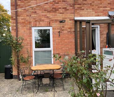 2 bedroom terraced house to rent - Photo 5