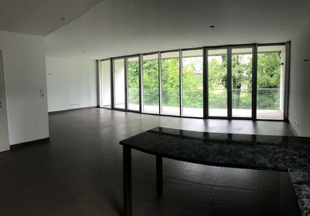 Location Appartement 5 pièces 126m² - Photo 2