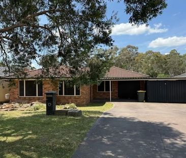 FAMILY HOME IN THE HAERT OF MACQUARIE FIELDS !! - Photo 1