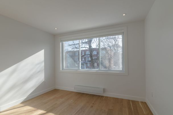 3014 Avenue Van Horne - Photo 1