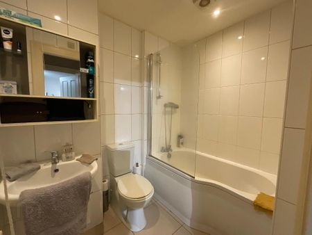Apt 1, Lesley Central, Shankill Road, Belfast, BT13 1FD - Photo 4