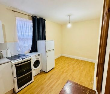 Studio Flat, Hoe Street, E17 - Photo 3