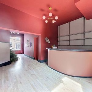 Appartement te huur in Tournai voor € 775 met 1 slaapkamer - Photo 2