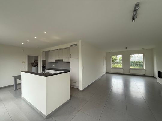 Villa te huur in De Pinte - Photo 1