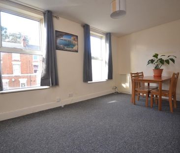 2 bedroom Flat To Let - Photo 1