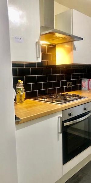 5 bedroom house share to rent - Photo 1