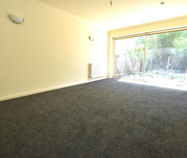 2 bedroom semi-detached bungalow to rent - Photo 1