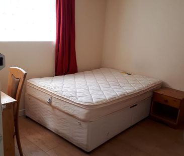 4 bedroom semi-detached house to rent - Photo 3