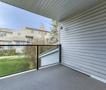 91 Coachway Gardens SW, Calgary - Photo 5