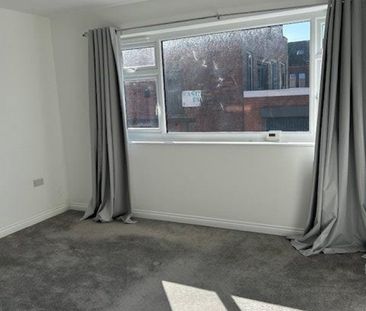 2 bed Apartment - To Let - Photo 2