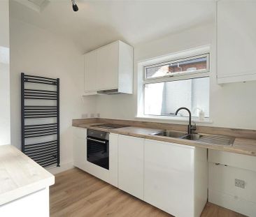 2 bedroom property to rent - Photo 2