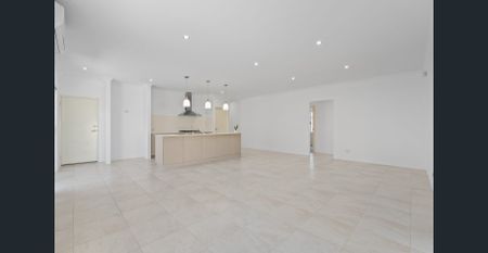 Welcome to 192 Clyde Avenue, Baldivis - a stunning family home - Photo 3