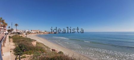 Alquiler de piso en Calle Virgen de Monserrate - Photo 2