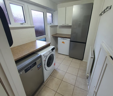 1 bedroom in a house share to rent - Photo 6