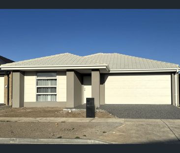 5 Lismac Ave, Clyde North, Vic 3978 - Photo 5