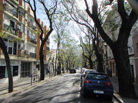 Piso en alquiler en Cerro Amate - Photo 2