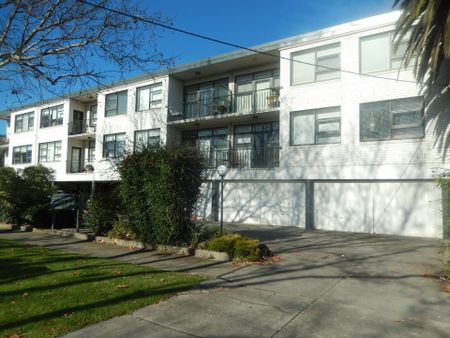 LOVELY APARTMNENT - Photo 5