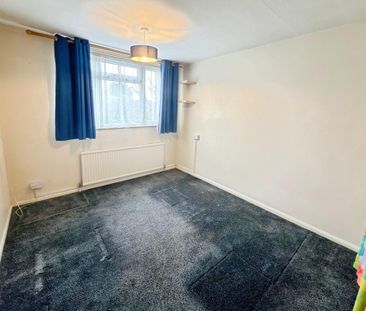4 bedroom semi-detached house to rent - Photo 5