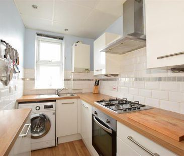 2 bedroom maisonette to rent - Photo 5