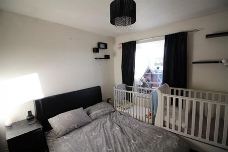 Temple Row, Colton, Leeds - Photo 3