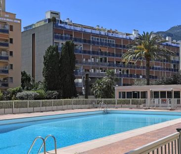 BIEN EN LOCATION SAISONNIÈRE - CHARMANT STUDIO AVEC PISCINE - Photo 2